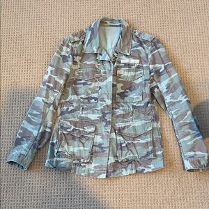 Lightweight Women’s Camouflage Utility Jacket - Green Camo